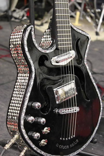 Jinxx with Evaline Steampunk Guitar